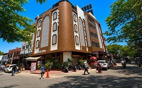 Hotel Reeve Inn